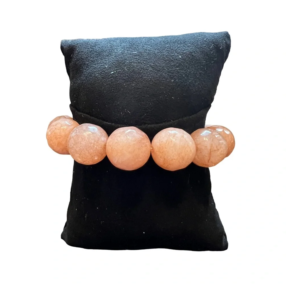NWT Diffuser bracelet - Picture 2 of 3